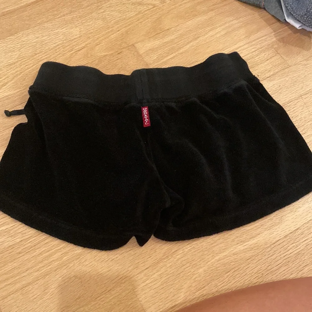 Barely worn black Hard Tail shorts - Picture 2 of 2